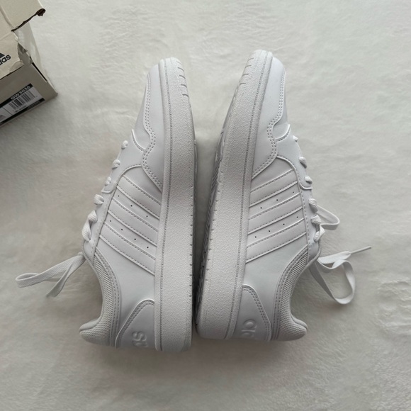 Adidas Hoops 3.0 White Sneakers in Size 7 New In Box - Picture 3 of 7